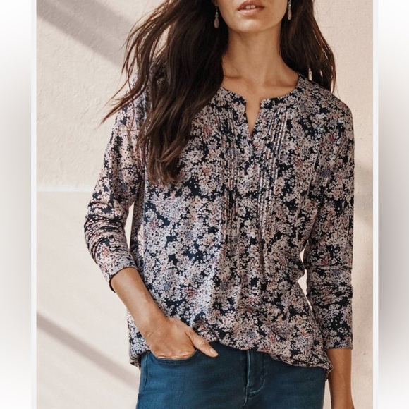 J. Jill Tops - J. Jill Pintucked V-Neck Floral Knit Tunic Top Sz XS